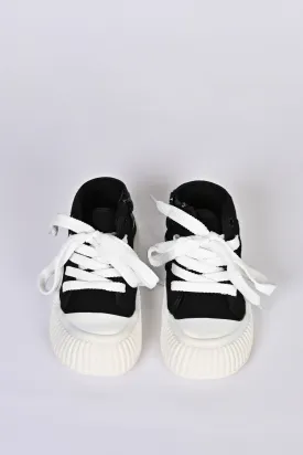 BOYS CANVAS TRAINERS