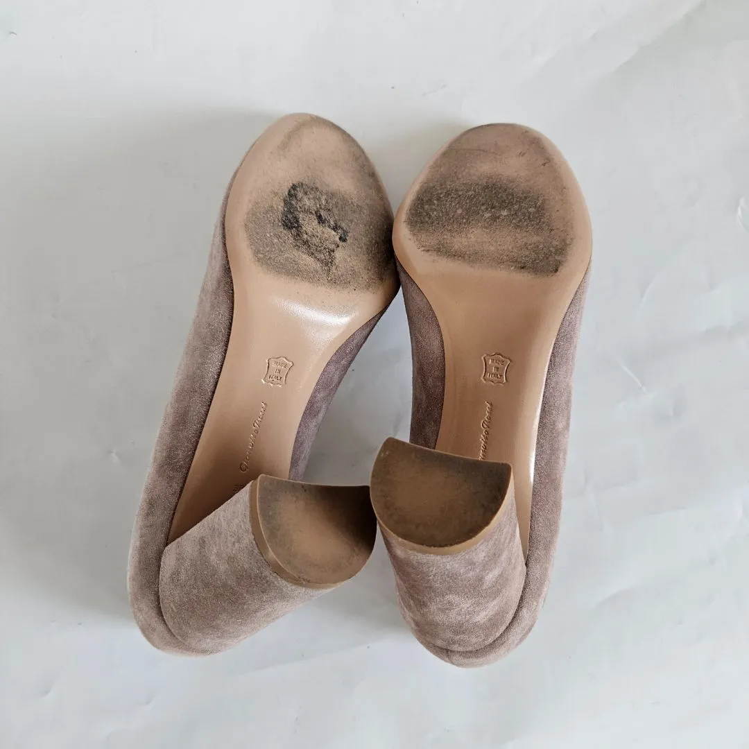 Gianvito Rossi  nude suede round toe block heel pumps, 38