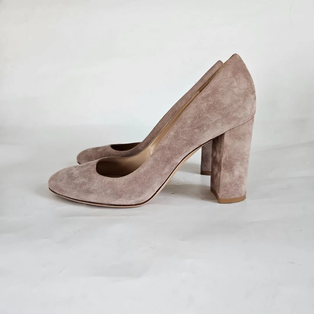 Gianvito Rossi  nude suede round toe block heel pumps, 38