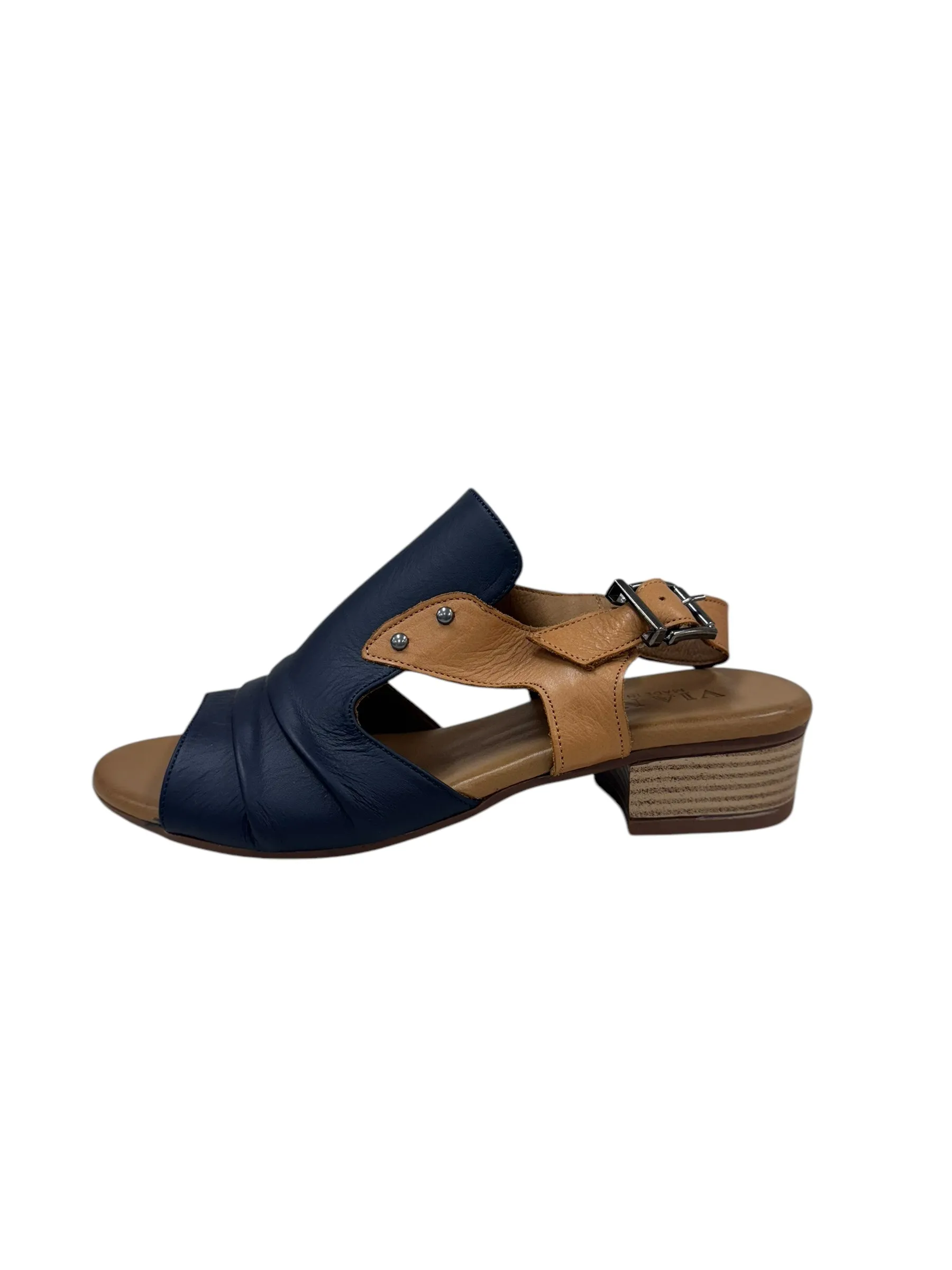 Gusty - Navy / Tan