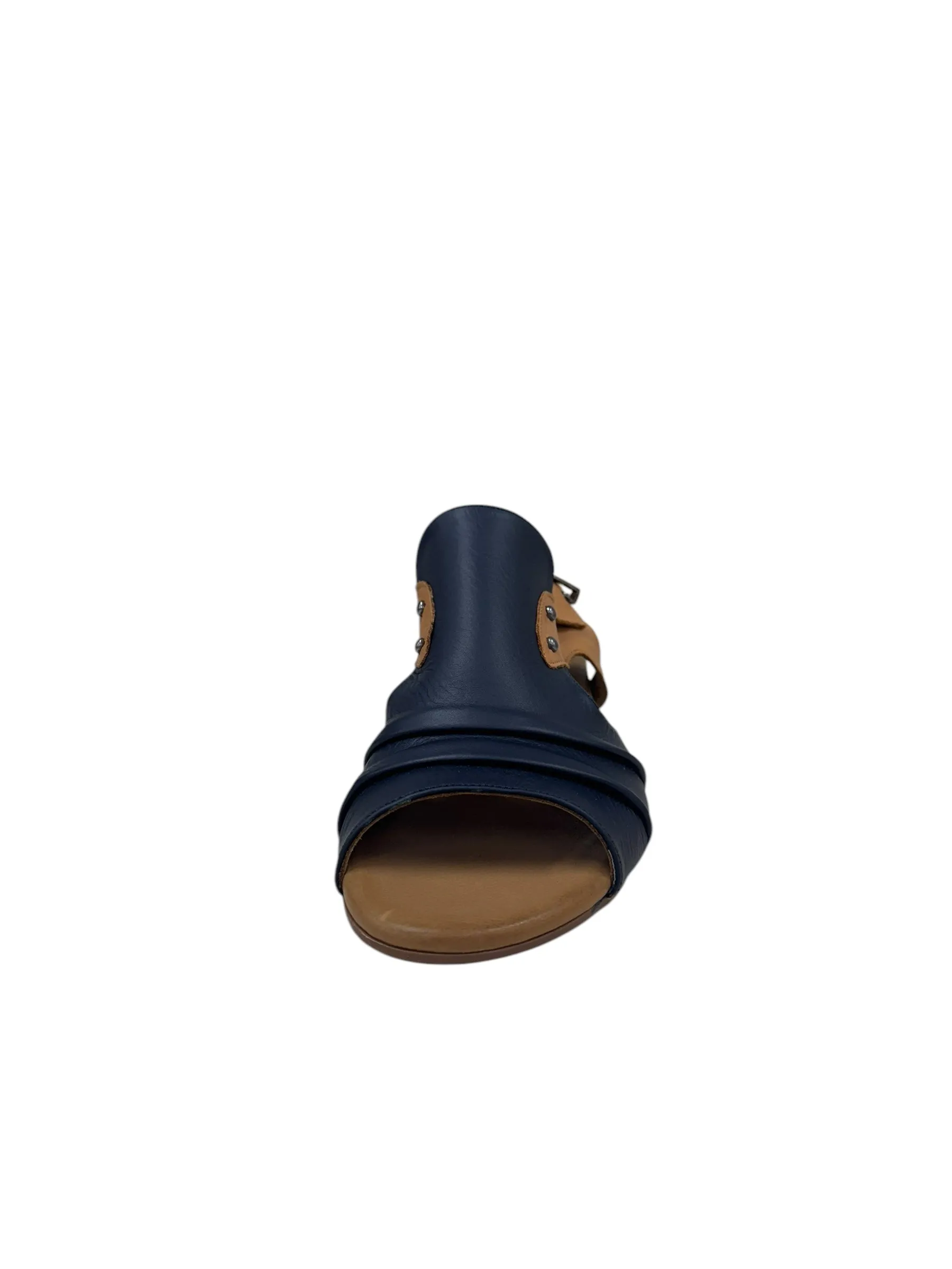 Gusty - Navy / Tan